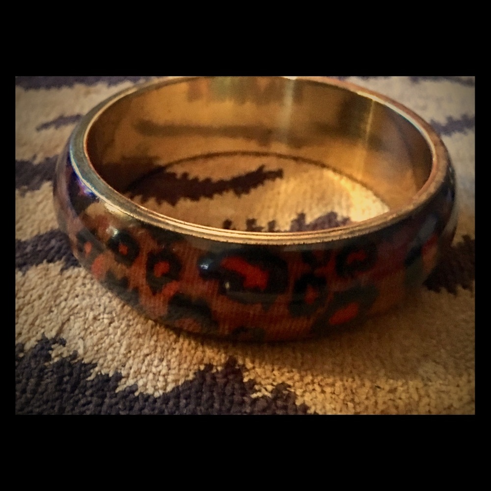 Fabulous vintage leopard bangle